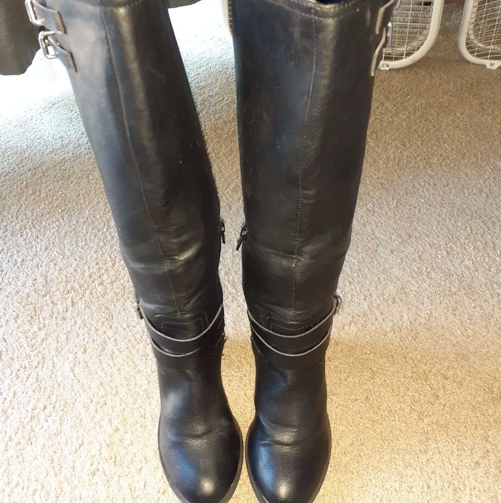 Blk boots 8m